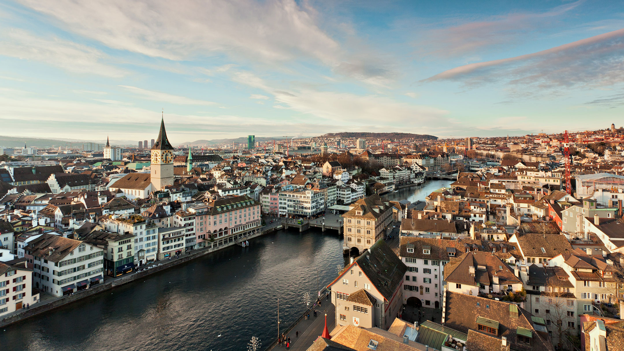 Stadtbild von Zürich im Rahmen der glow Kampagne für die Pallas Kliniken