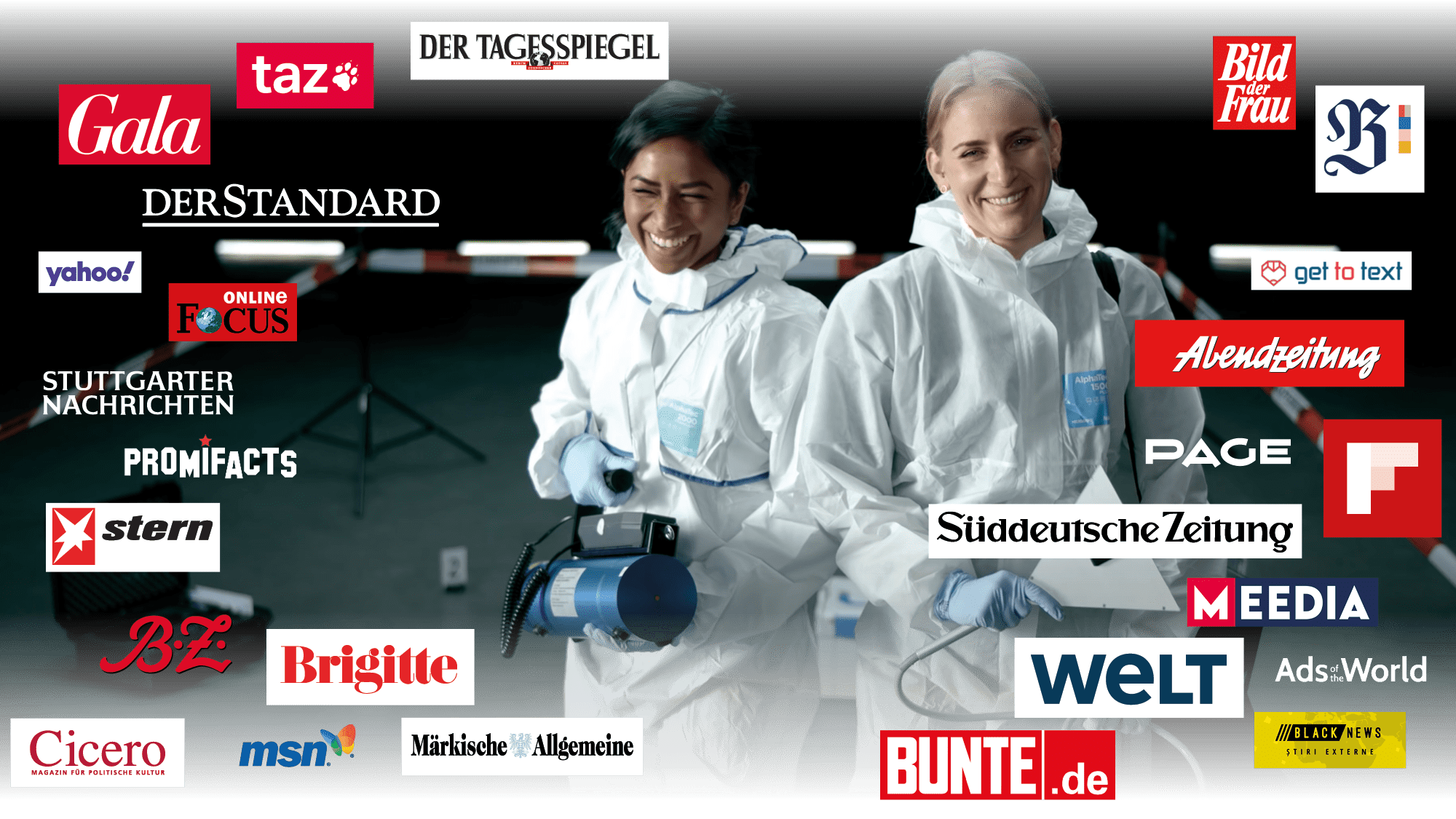 Credentials und Presse, die über die Polizei Recruiting Kampagne von glow berichteten