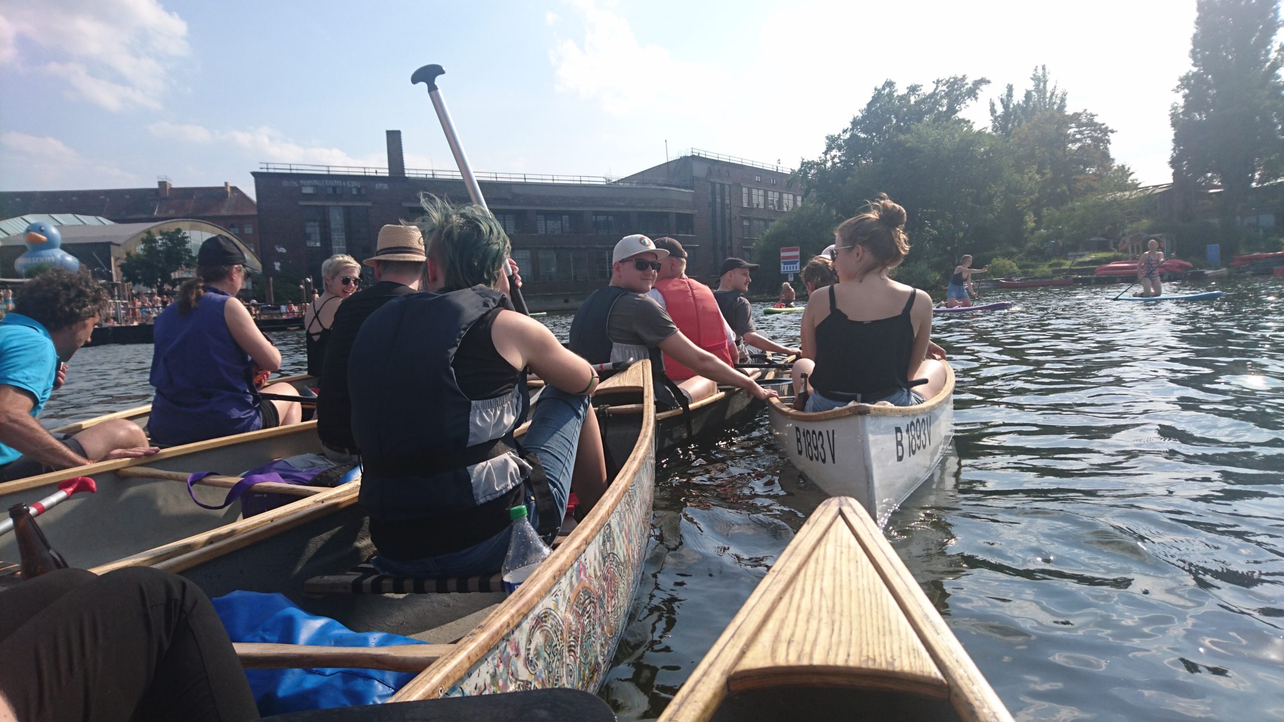 Eine Bootsfahrt auf der Spree als Teamevent der Kreativagentur glow.