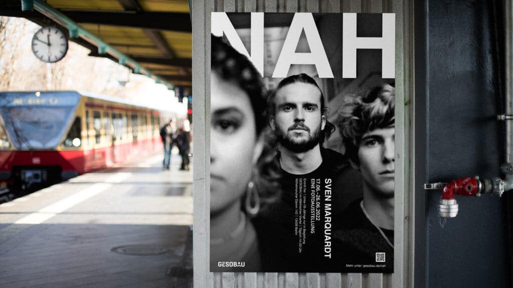 Zur GESOBAU Ausstellung von Sven Marquardt wurden diverse öffentliche Anzeigen in ganz Berlin geschaltet. Die Plakate zeigen echte Berliner:innen.